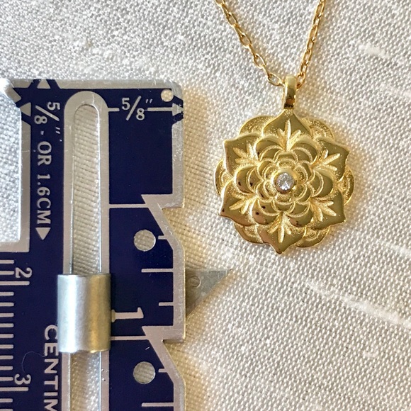 ✨The Golden Lotus Necklace✨ - Picture 5 of 10